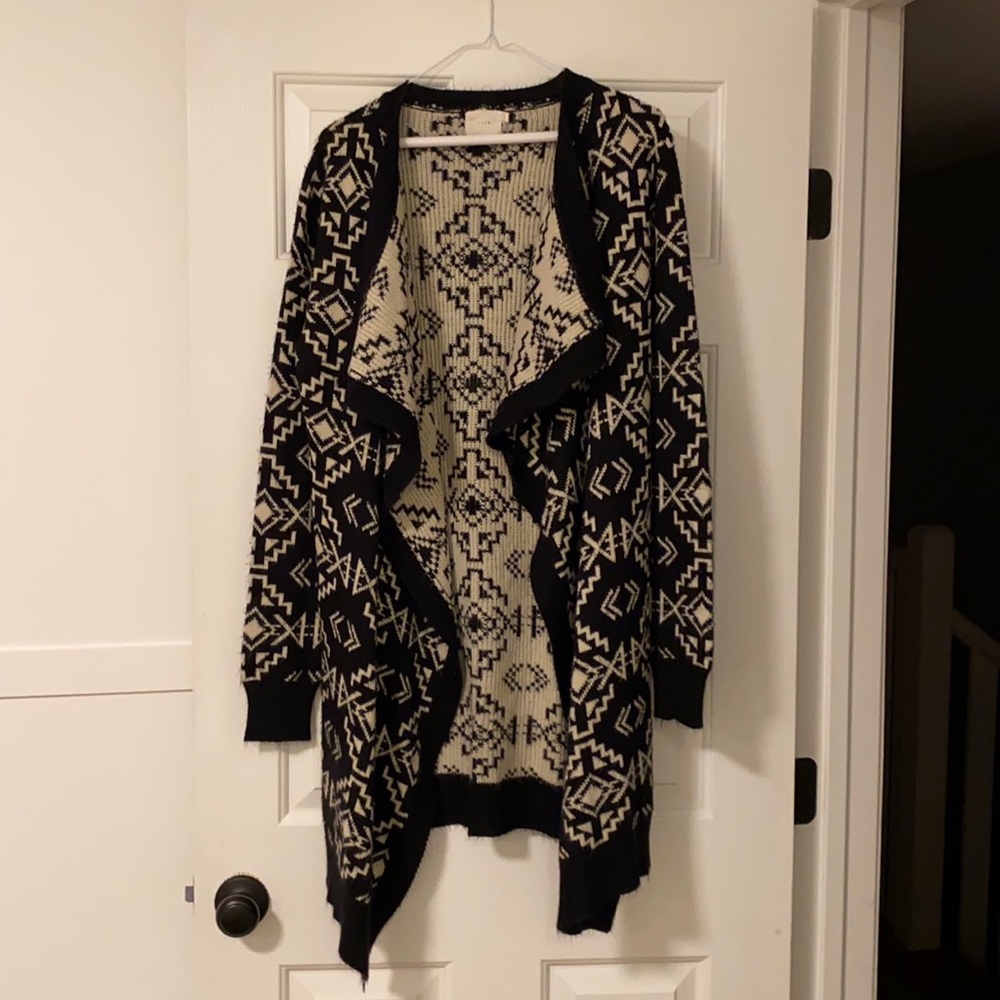 Adorable bohemian cardigan. Size M. Barely worn.